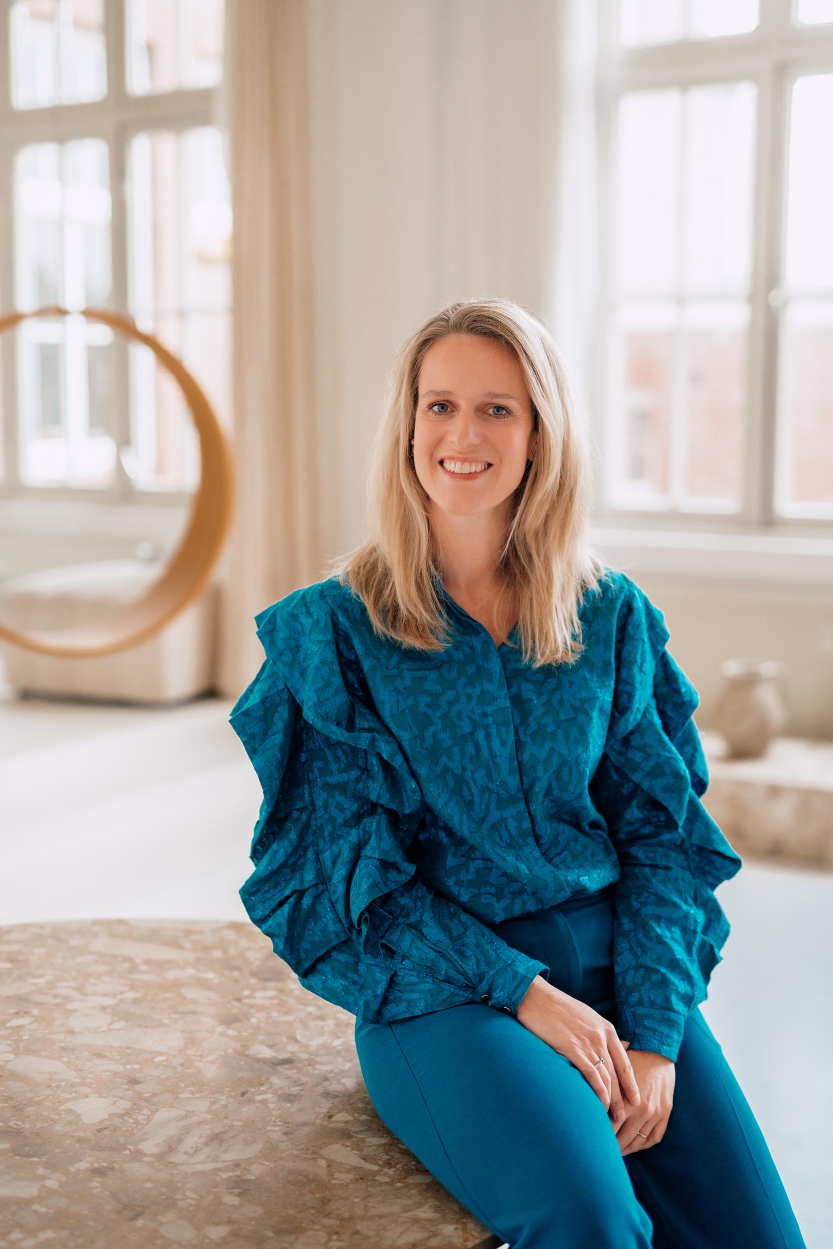 Femme_invest_Rommie06